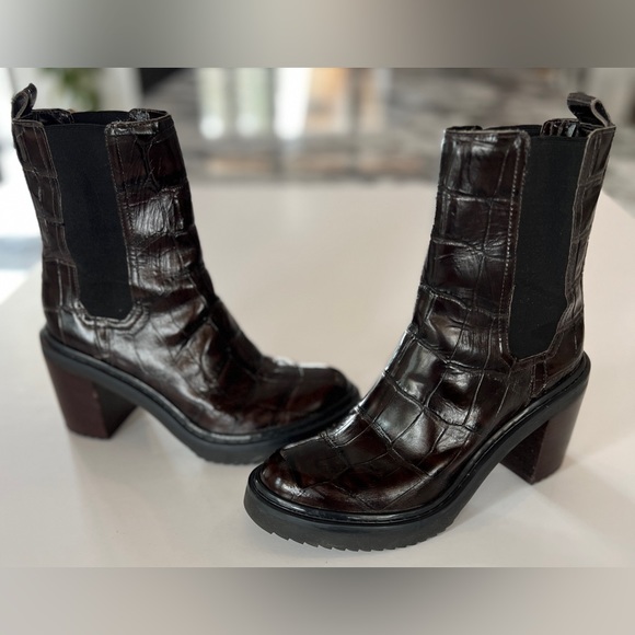 Louise Et Cie - Chelsea Platform Boots in Mahogany - Picture 2 of 4